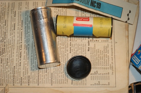 Orwocolor package - the film canister made of metal (!) , instructions insert, the film itself